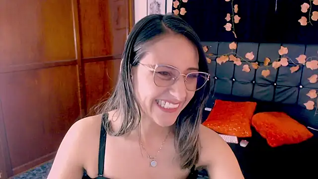 Snapshot of Sofia-mel chatting on September 12, 2025, 10:43 pm Sofia-mel online show from September 12, 2025, 10:43 pm