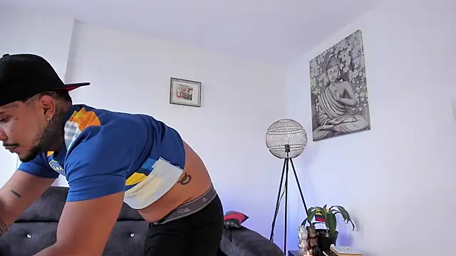 DeimonOficial online show from February 8, 2026, 8:23 pm