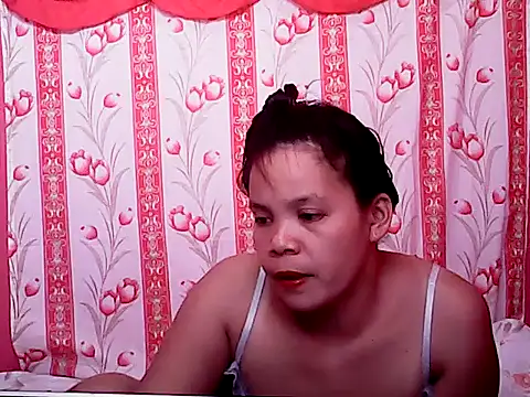 Snapshot of Sexylyka30 chatting on February 3, 2026, 5:05 am Sexylyka30 online show from February 3, 2026, 5:05 am