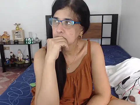 Prettysweetmum online show from November 26, 2025, 3:51 am