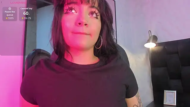 Snapshot of Darky_Doll chatting on November 13, 2025, 8:19 pm Darky Doll online show from November 13, 2025, 8:19 pm