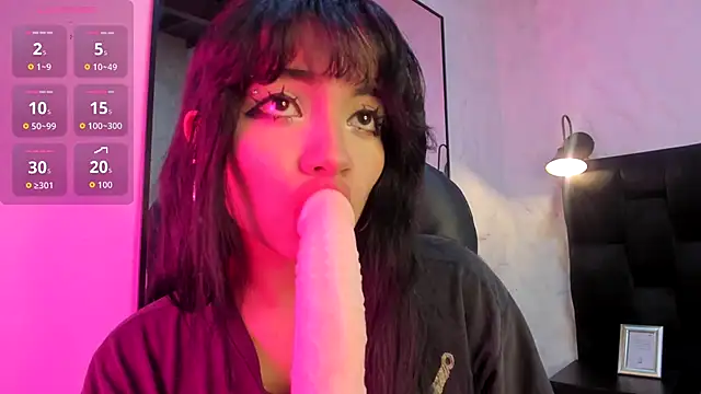 Snapshot of Darky_Doll chatting on November 17, 2025, 8:47 pm Darky Doll online show from November 17, 2025, 8:47 pm