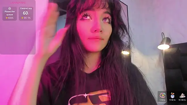 Snapshot of Darky_Doll chatting on November 19, 2025, 8:42 pm Darky Doll online show from November 19, 2025, 8:42 pm