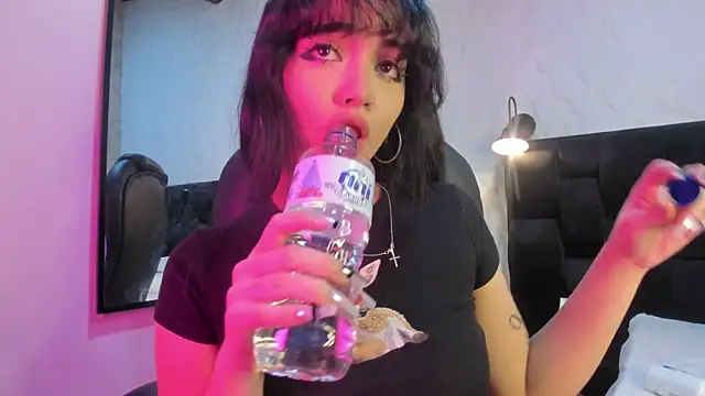 Snapshot of Darky_Doll chatting on December 18, 2025, 10:16 pm Darky Doll online show from December 18, 2025, 10:16 pm