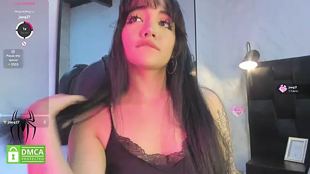 Snapshot of Darky_Doll chatting on December 19, 2025, 9:33 pm Darky Doll online show from December 19, 2025, 9:33 pm