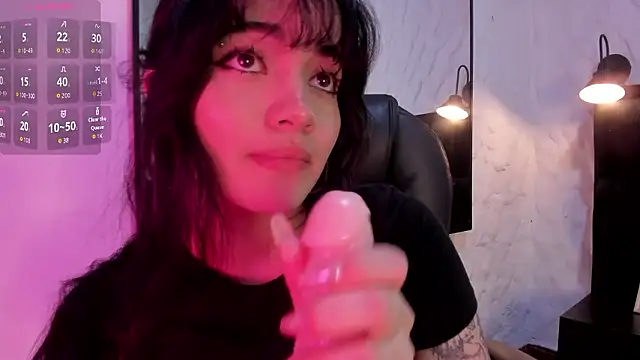 Snapshot of Darky_Doll chatting on February 28, 2026, 9:38 pm Darky Doll online show from February 28, 2026, 9:38 pm