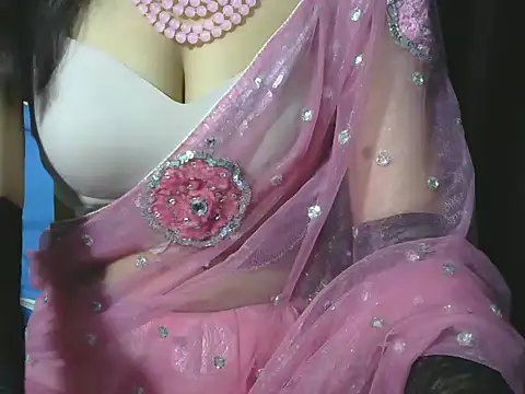 sheetal-sheetal95 online show from June 3, 2026, 6:35 pm