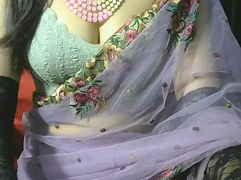 sheetal-sheetal95 online show from June 19, 2026, 6:45 pm