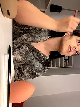 Lexi Storm online show from November 20, 2025, 5:40 am