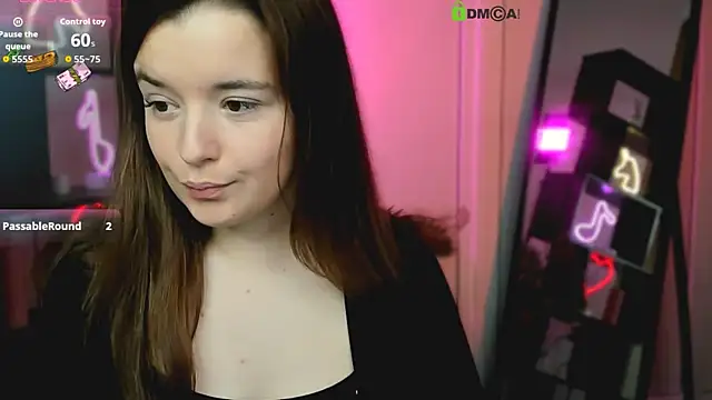 nika-still online show from November 11, 2025, 2:28 pm