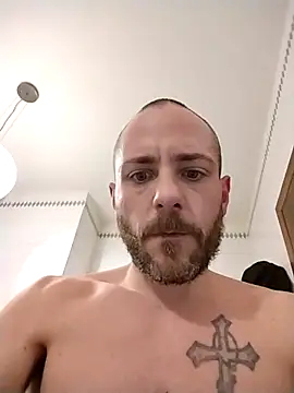 Baldassarre1990 online show from March 26, 2026, 9:42 pm