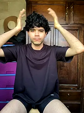 Snapshot of Axel-Mejia chatting on November 1, 2025, 2:08 pm Axel-Mejia online show from November 1, 2025, 2:08 pm