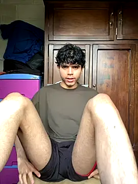 Snapshot of Axel-Mejia chatting on November 5, 2025, 7:36 pm Axel-Mejia online show from November 5, 2025, 7:36 pm