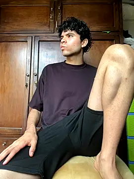 Snapshot of Axel-Mejia chatting on November 7, 2025, 7:58 pm Axel-Mejia online show from November 7, 2025, 7:58 pm