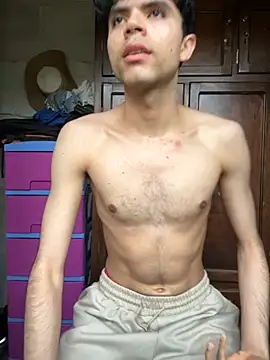 Snapshot of Axel-Mejia chatting on December 5, 2025, 7:32 pm Axel-Mejia online show from December 5, 2025, 7:32 pm