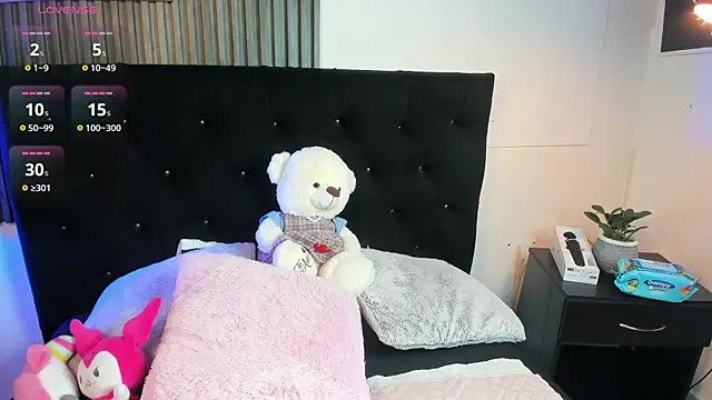 Snapshot of nanny__cute chatting on September 28, 2025, 4:40 am nanny  cute online show from September 28, 2025, 4:40 am