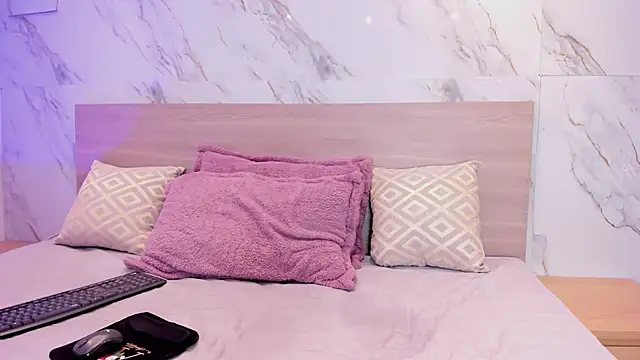 sofiagomez   online show from January 18, 2026, 6:12 pm