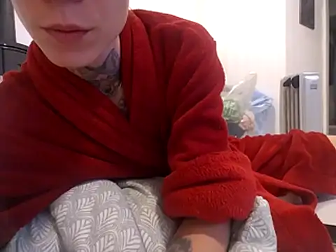 HoneySquirrel online show from October 24, 2025, 9:44 pm