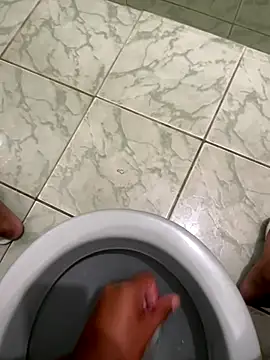 Kaua11225 online show from November 12, 2025, 5:57 pm