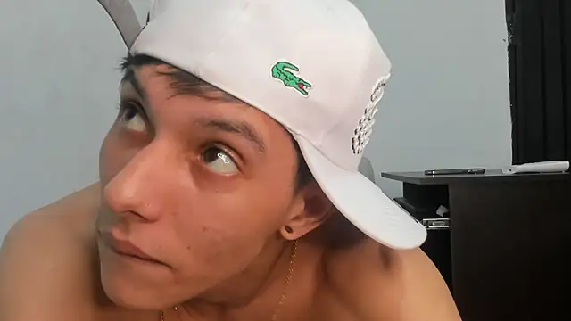 Snapshot of ZafiroAndFlynn chatting on February 24, 2026, 3:48 am ZafiroAndFlynn online show from February 24, 2026, 3:48 am