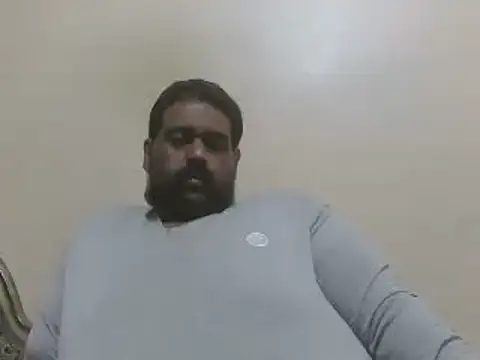 Snapshot of elpoop7305 chatting on February 12, 2026, 10:32 am elpoop7305 online show from February 12, 2026, 10:32 am