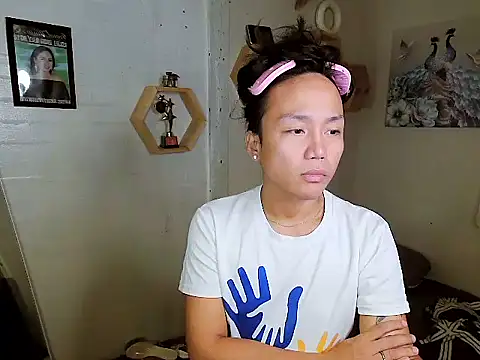 YourNikkieXxx online show from October 11, 2025, 4:49 pm