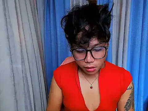Snapshot of YourNikkieXxx chatting on July 6, 2026, 5:37 am YourNikkieXxx online show from July 6, 2026, 5:37 am