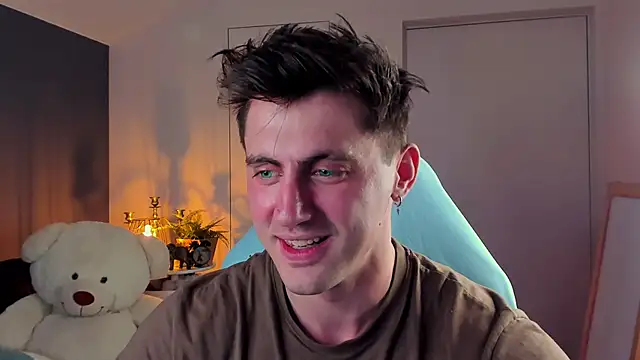 Oscar Miller  online show from October 23, 2025, 9:02 pm