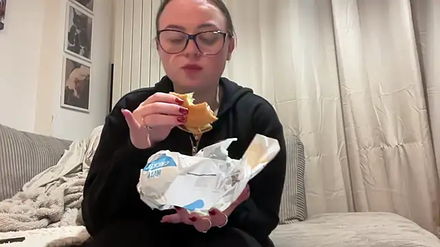 Snapshot of SexySashaxox chatting on February 12, 2026, 8:48 pm SexySashaxox online show from February 12, 2026, 8:48 pm