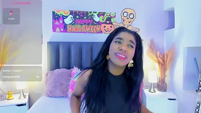 KendraChavez  online show from October 29, 2025, 9:27 pm