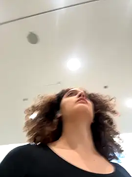 DreamThickCouple online show from September 18, 2025, 3:58 pm