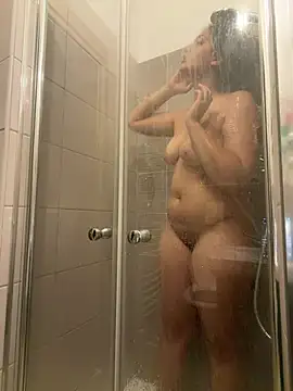 Snapshot of DreamThickCouple chatting on August 4, 2026, 8:22 pm DreamThickCouple online show from August 4, 2026, 8:22 pm