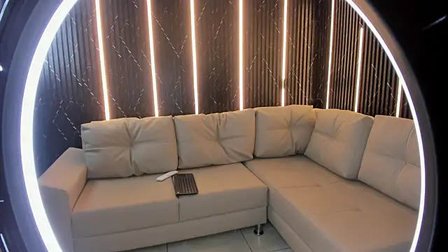 VioletRose as online show from April 11, 2026, 9:30 pm