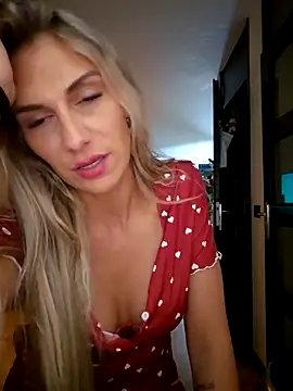 Snapshot of Melody1600 chatting on September 15, 2025, 7:58 pm Melody1600 online show from September 15, 2025, 7:58 pm