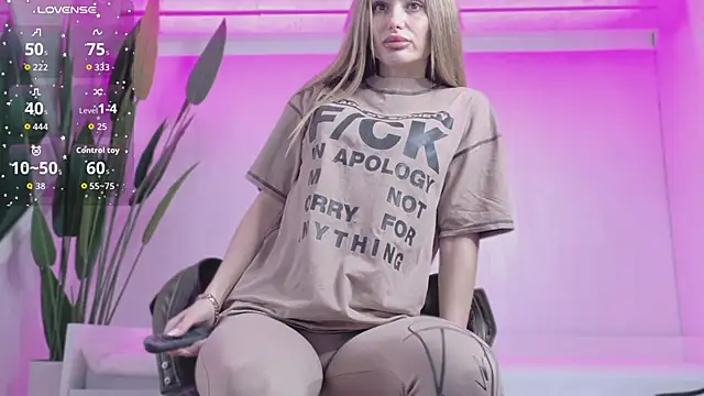 KaseyQuinn  online show from April 19, 2026, 9:17 pm