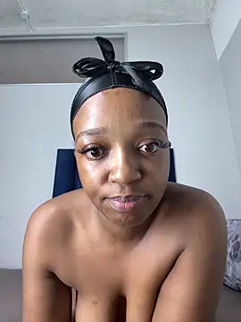 Pinkdollyg online show from February 19, 2026, 2:24 pm