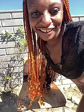 Snapshot of LonelyQueenxx25 chatting on June 15, 2026, 9:44 am LonelyQueenxx25 online show from June 15, 2026, 9:44 am