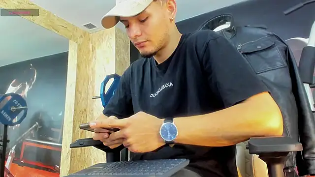 AlessandroKiing online show from September 16, 2025, 4:19 pm