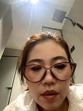 feifei 521 online show from September 19, 2025, 1:51 am