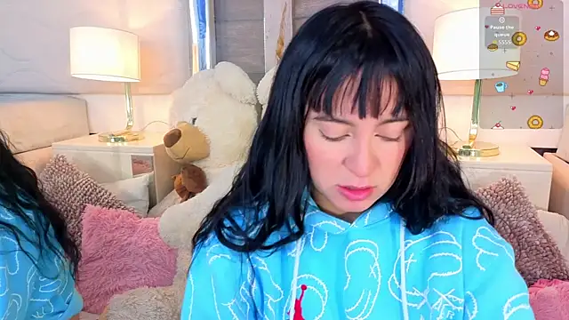 MeganAdamms online show from October 3, 2025, 12:35 pm