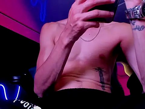 Damartinez27 online show from October 19, 2025, 6:25 am