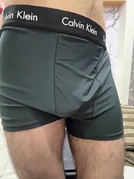 coupleyug online show from April 4, 2026, 3:42 pm