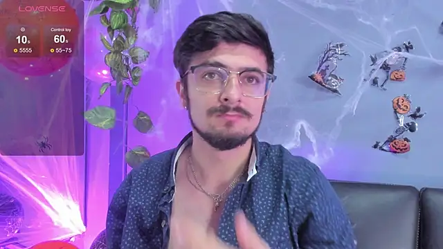 AaronFuentes7 online show from October 21, 2025, 7:03 pm