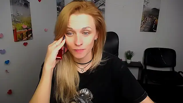 PeppyMia online show from November 25, 2025, 10:59 am