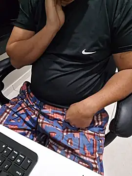 Carloskasado online show from October 30, 2025, 11:05 pm