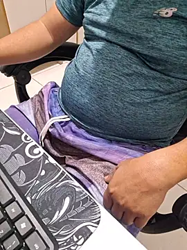 Carloskasado online show from February 18, 2026, 12:06 am