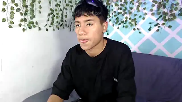 sebas boys577 online show from September 21, 2025, 1:46 pm