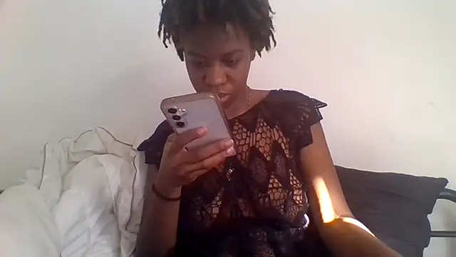 Snapshot of _she_was_a_fairy chatting on December 1, 2025, 2:11 pm she was a fairy online show from December 1, 2025, 2:11 pm