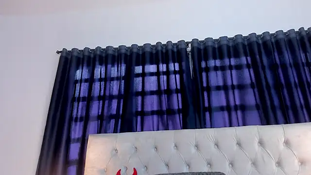 cristhi esterling online show from November 11, 2025, 12:16 pm