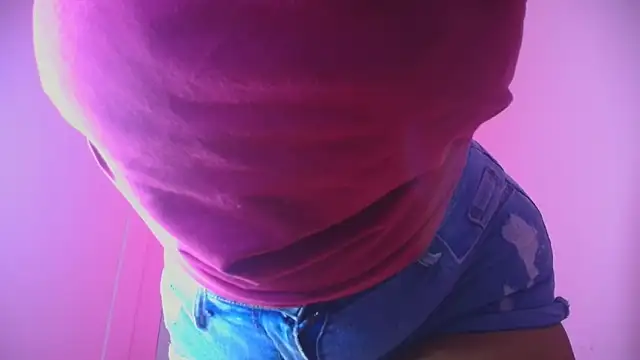 Cristal hott1 online show from October 21, 2025, 9:15 pm